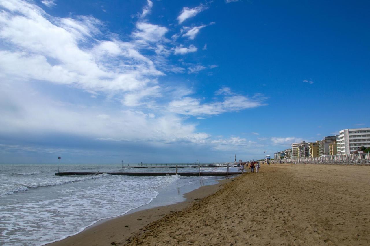Hotel Helios Lido di Jesolo Exterior photo