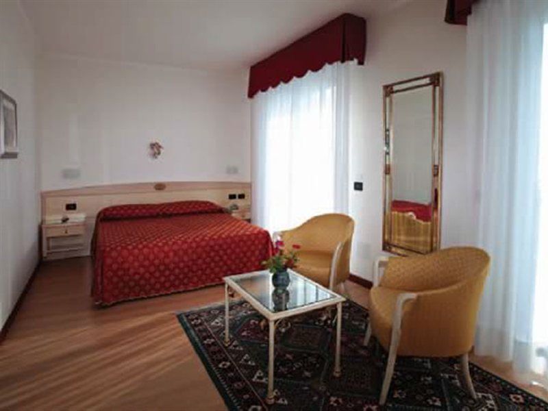 Hotel Helios Lido di Jesolo Exterior photo